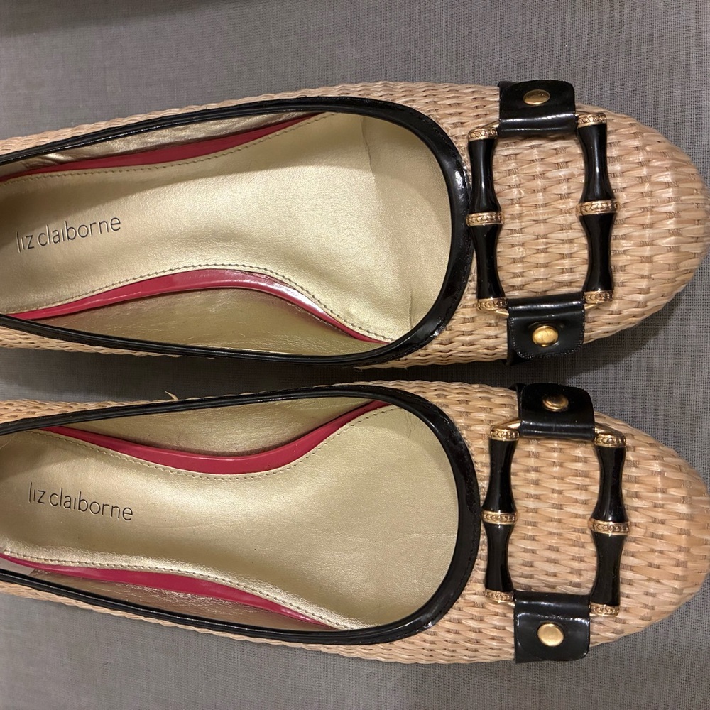 New in Box worn once Liz Claiborne Tan Woven Flats w/ Black Trim & Buckle